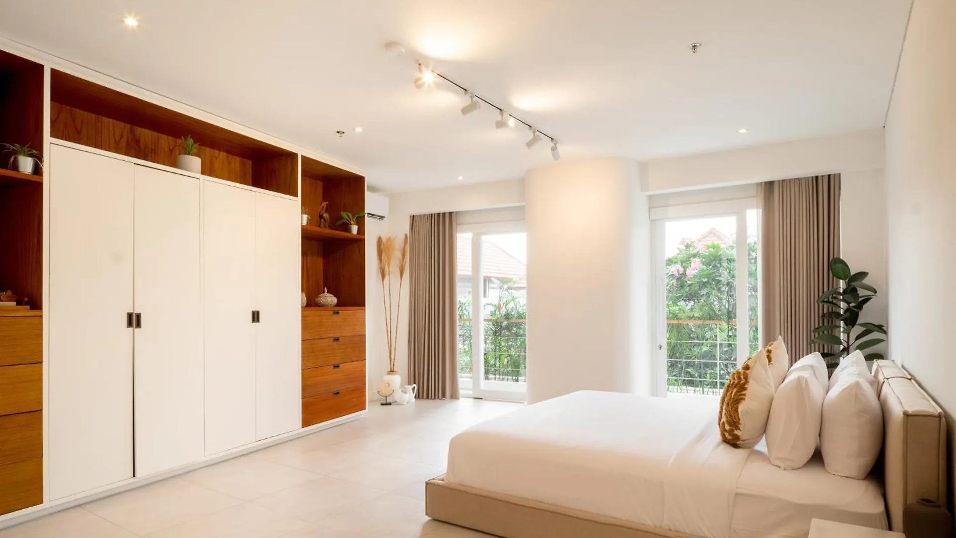 The Cruise Managed By Cpm Bali Apartment Canggu