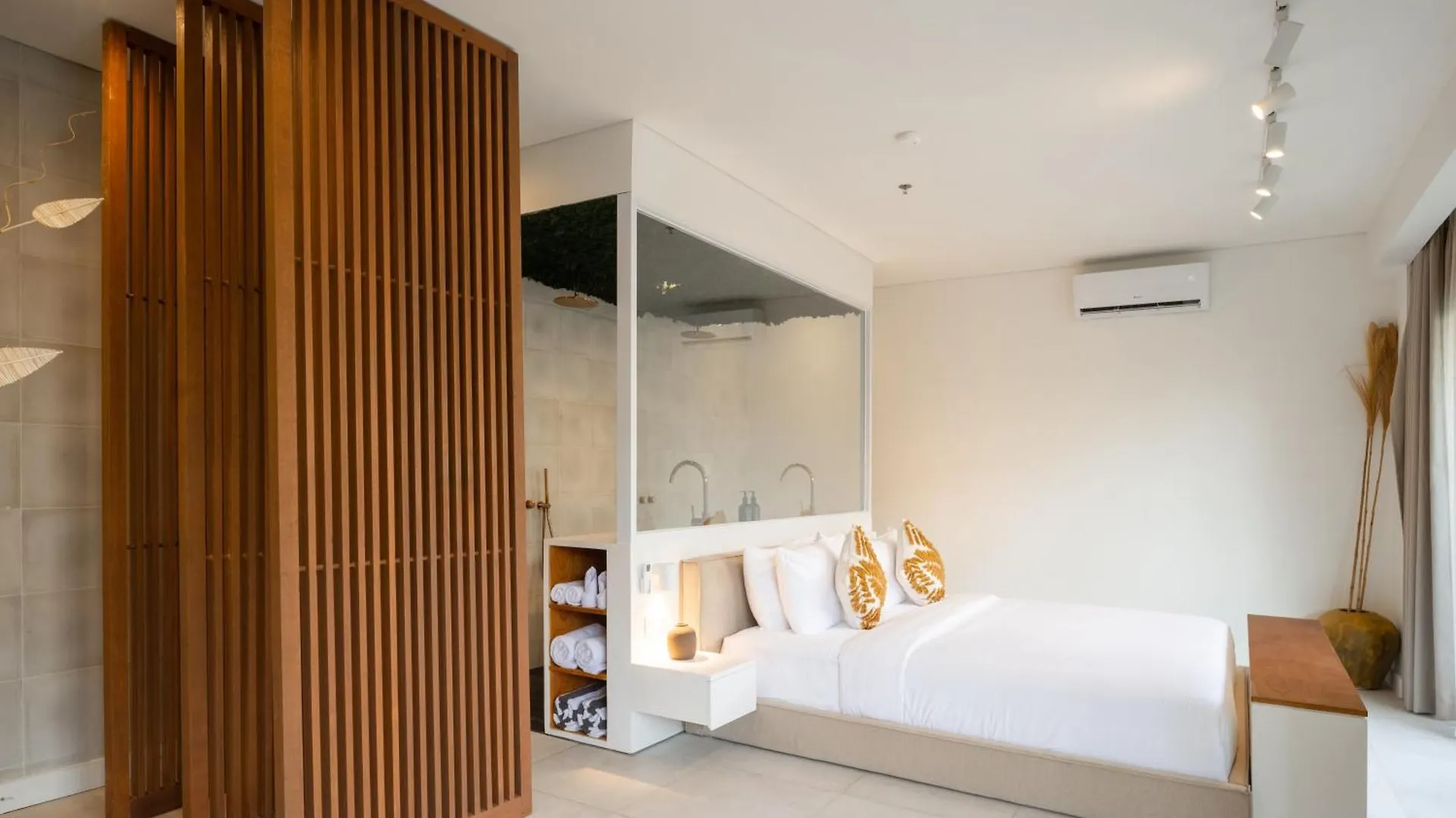 The Cruise Managed By Cpm Bali Apartman Canggu